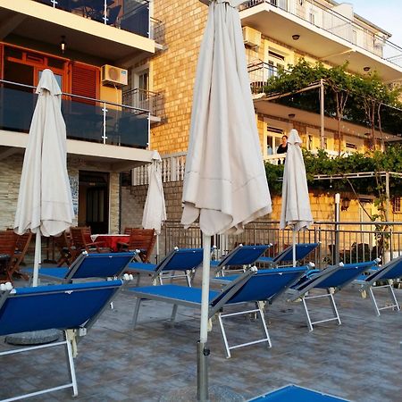 Apartments Dragisic Sveti Stefan Buitenkant foto