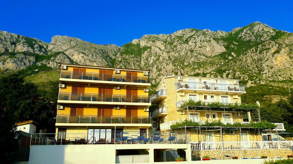 Apartments Dragisic Sveti Stefan Buitenkant foto