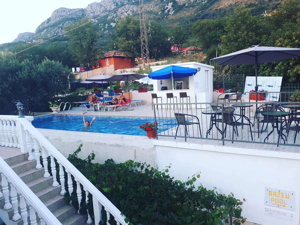 Apartments Dragisic Sveti Stefan Buitenkant foto