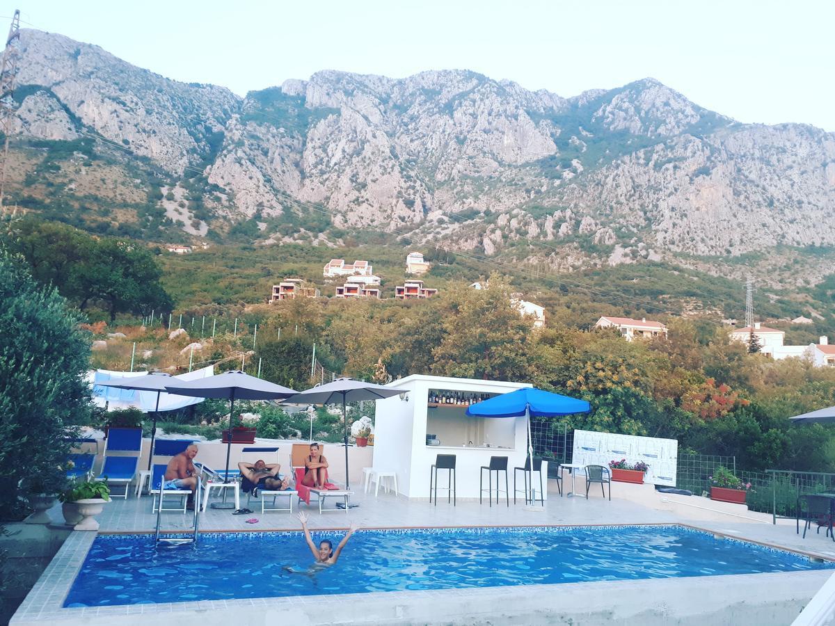 Apartments Dragisic Sveti Stefan Buitenkant foto