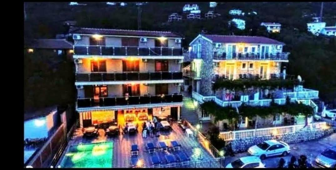 Apartments Dragisic Sveti Stefan Buitenkant foto